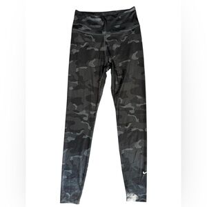 Nike Women's Dri-FIT One Mid-Rise Black Gray Camo Leggings Size Small